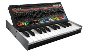 Roland Jupiter-08 Test Artikelbild
