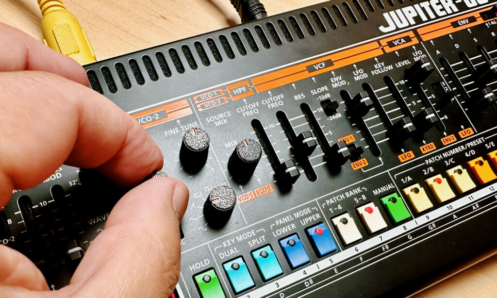 Roland Jupiter-08: Hands-On.