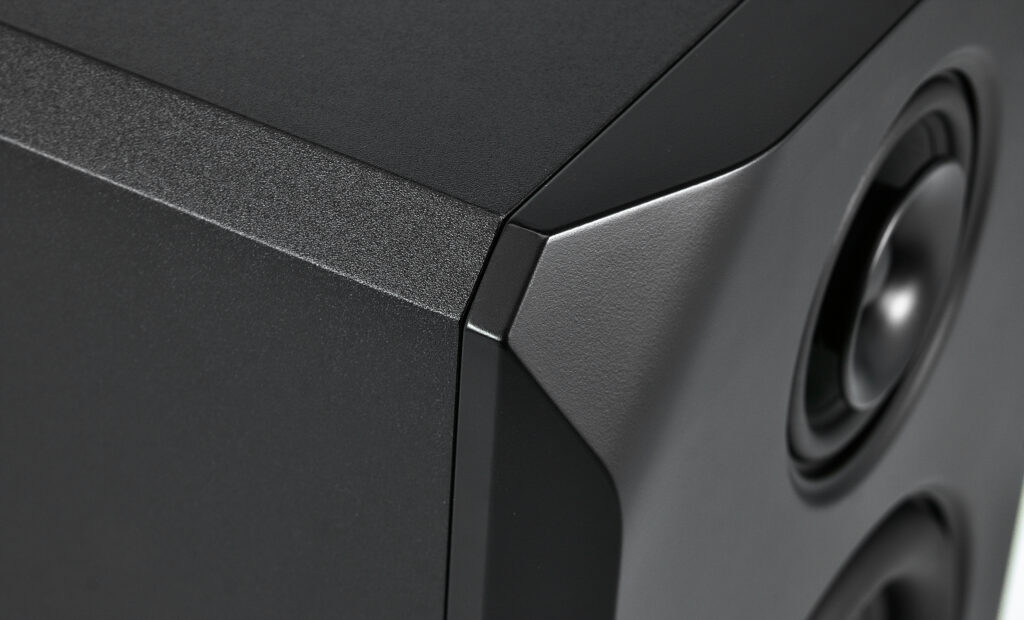 slanted view speaker