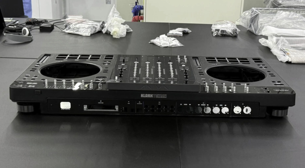 Behringer KlarkTeknik Anima DJ-Controller (Quelle: Behringer / Facebook)