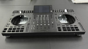 Behringer zeigt KlarkTeknik ANIMA DJ-Controller Prototyp Artikelbild