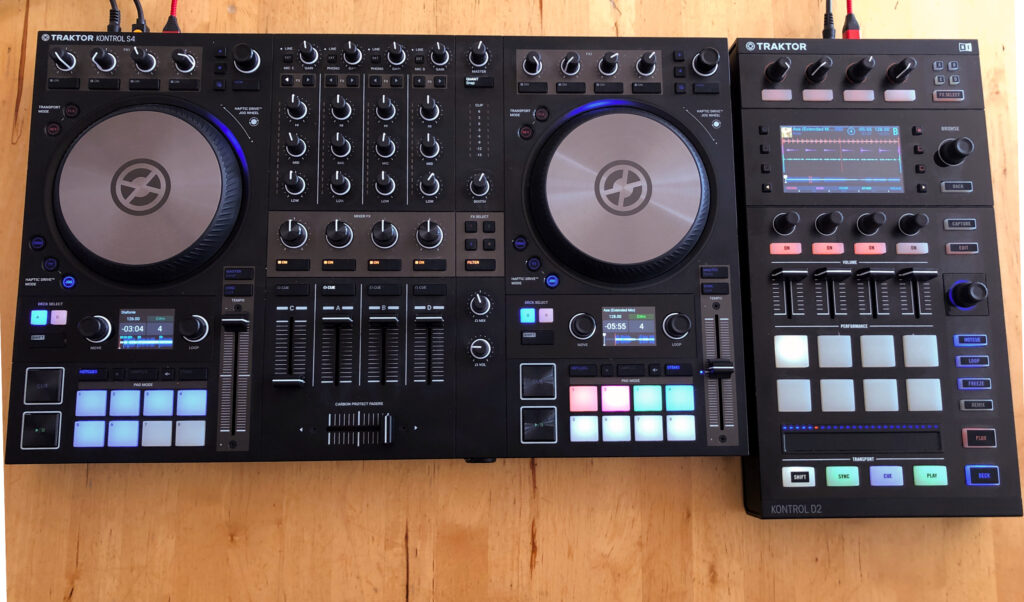 Traktor Kontrol S4 MK3 und Kontrol D2