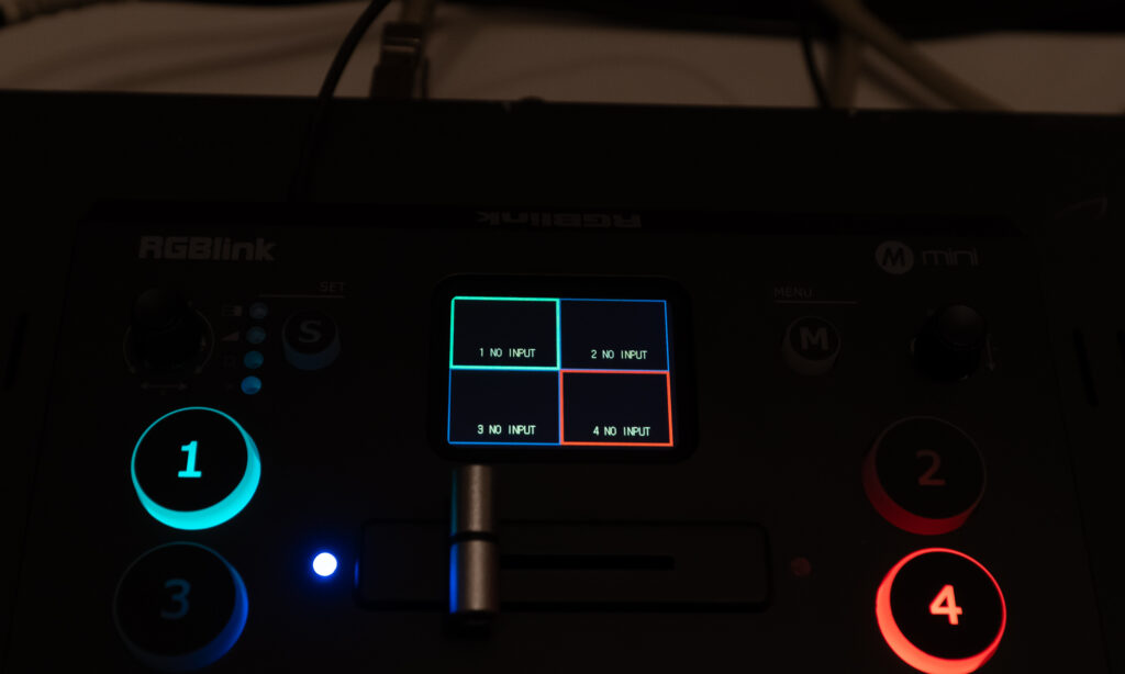 RGBlink Mini V2, Display