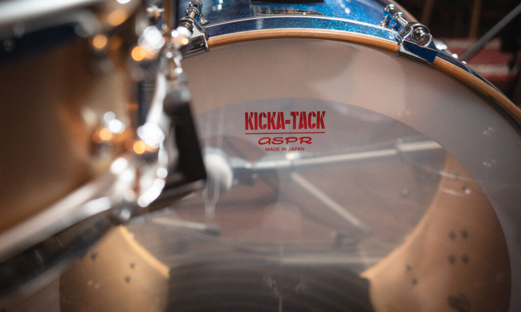 Der Allround-Standard: ein einlagiges Fell mit einem Dämpfungsring auf der Innenseite – hier das KICKA-TACK von Asapura.