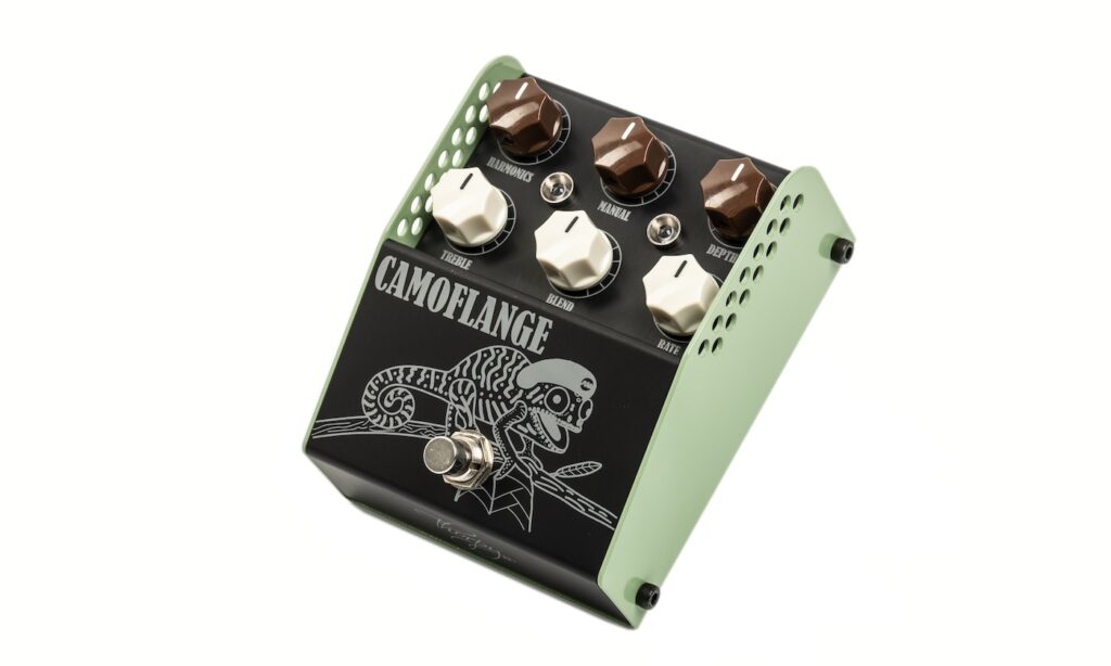 ThorpyFX Camoflange Flanger MKII Test - Bonedo