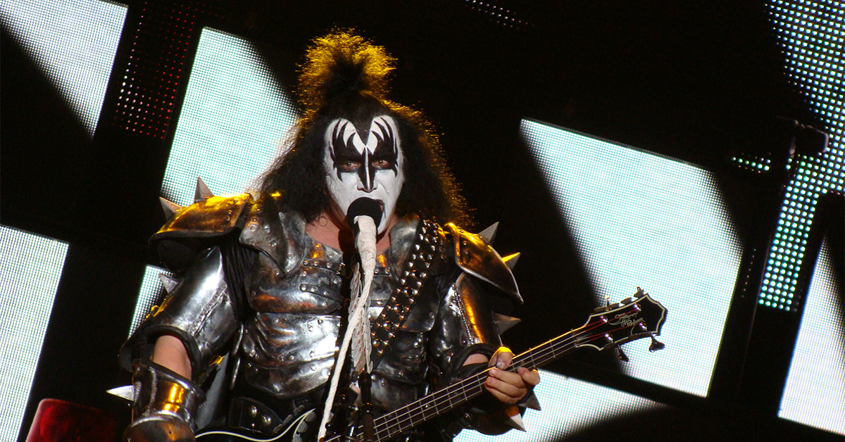 "Ich werde glücklich sterben": Mann gab 12.495 US-Dollar aus, um einen Tag lang Gene Simmons' Roadie zu sein Artikelbild