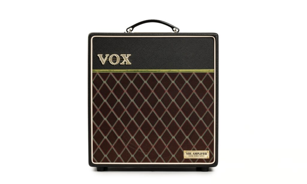 Der Vox AC4 Handwired überzeugt als kompakter, handverdrahteter Röhrenamp und liefert den typisch-warmen Vox-Sound.