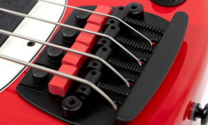 Music Man Tim Commerford Artist Series Stingray: Coole neue Farben! Artikelbild