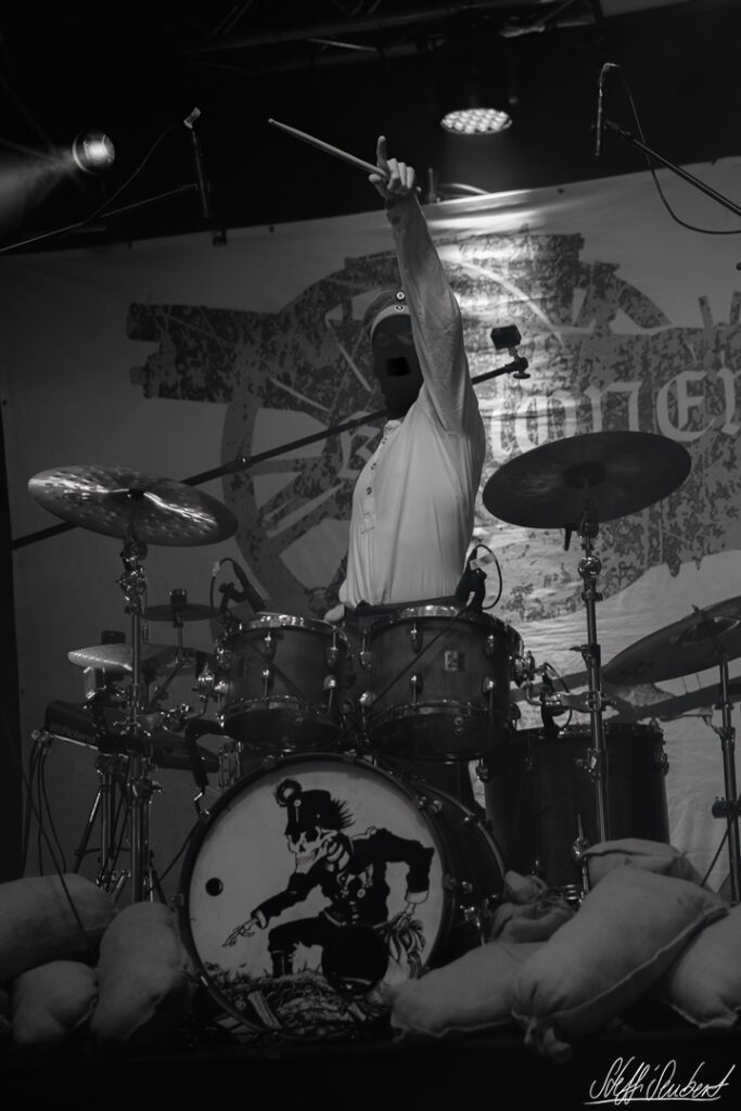 Blastbeats und Doublebassdrums waren für Hans vor Kanonenfieber eher Fremdwörter. Foto: Steffi Seubert
