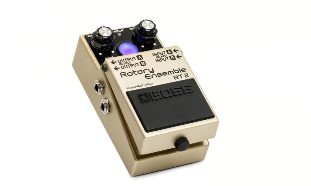 Das RT-2 liefert den authentischen Leslie-Sound in einem sehr kompakten Format – nur ein Dry-Blend-Poti stände noch auf der Wunschliste.
