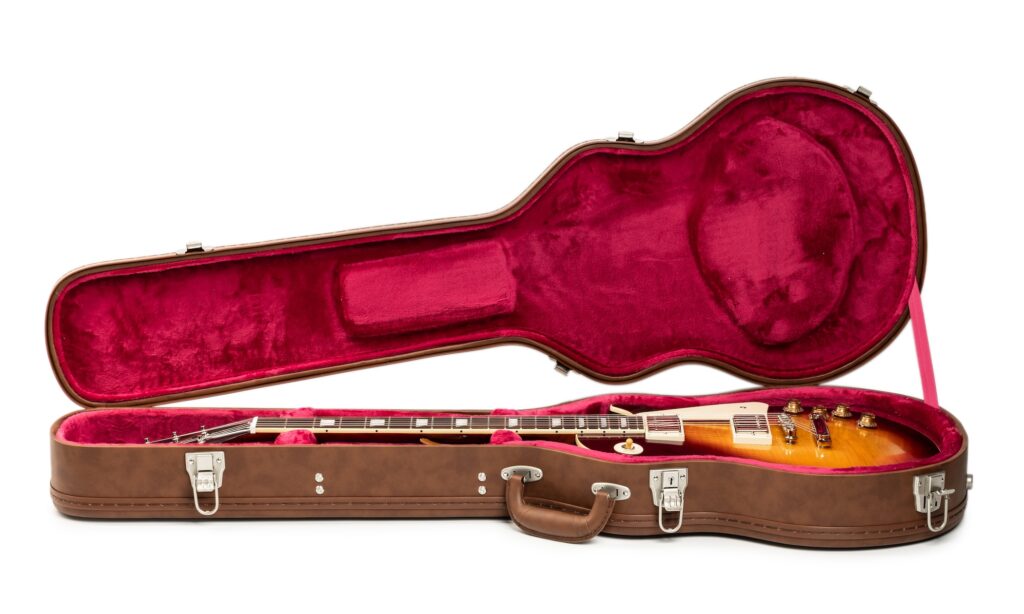Die Epiphone IGC 1959 Les Paul Standard kommt gut und stilvoll verpackt ins Haus.