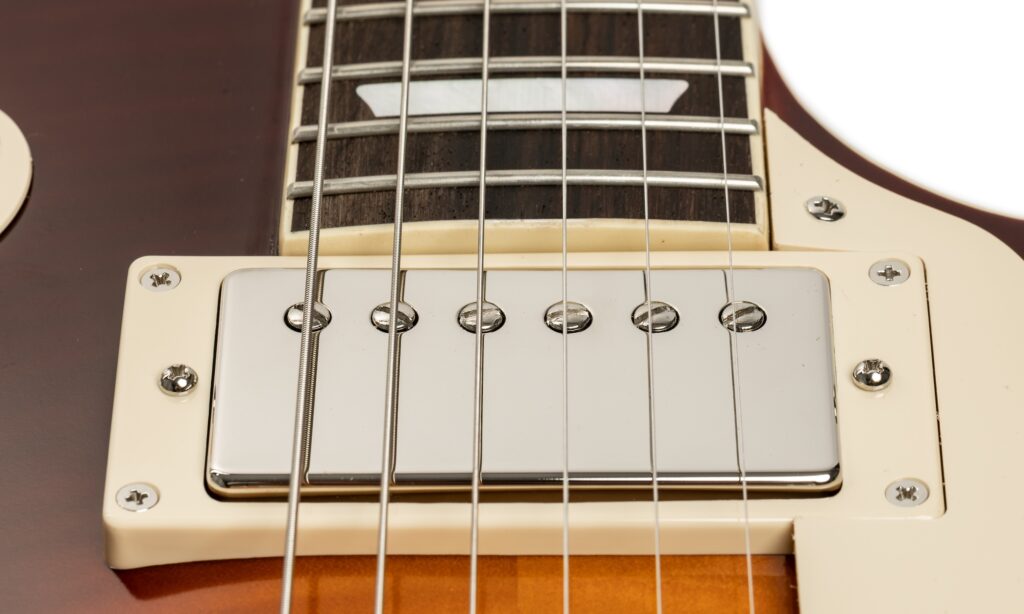 Die USA-Gibson-Custombucker mit AlNiCo-3-Magneten sind den PAF-Style-Pickups aus den 1950er-Jahren nachempfunden.