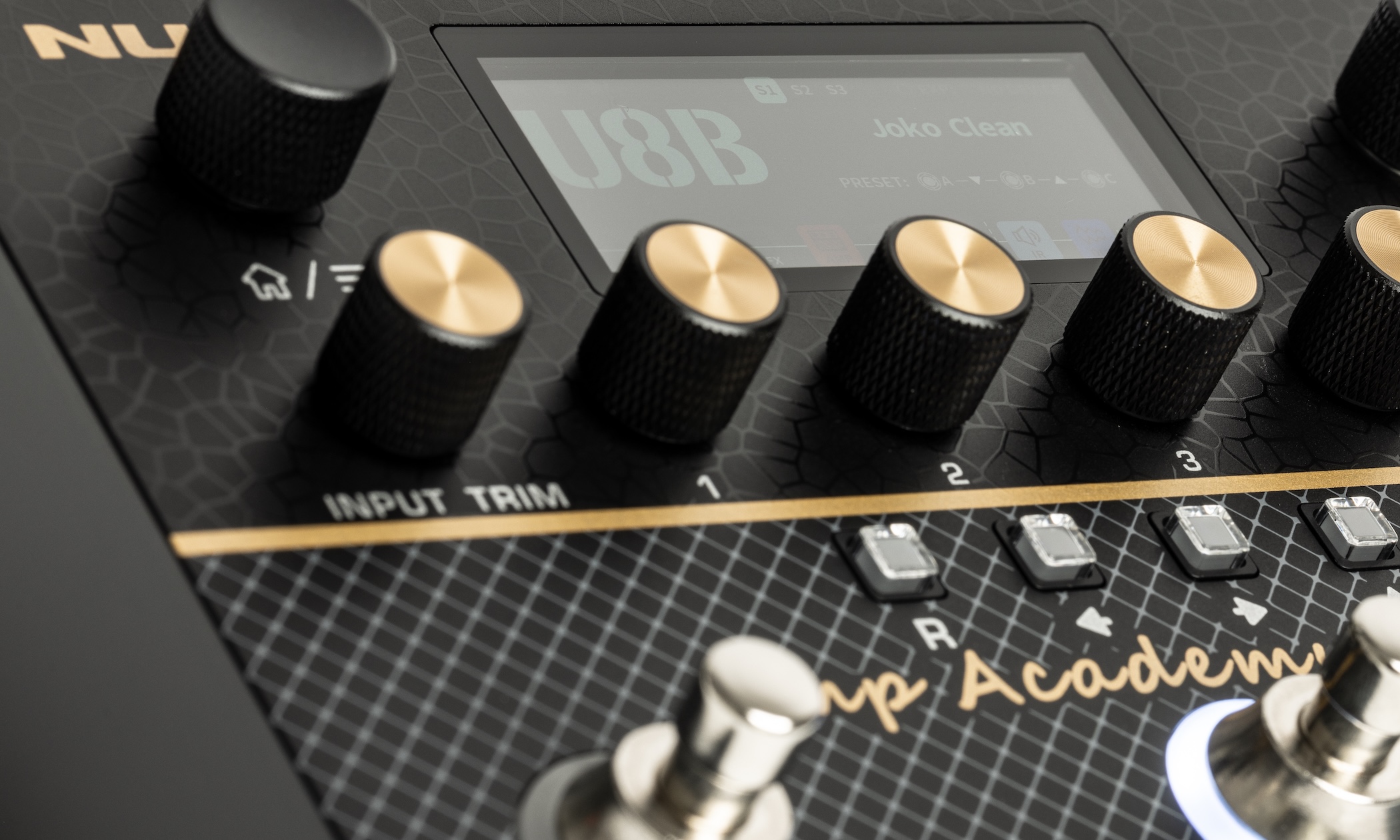 Nux Amp Academy Stomp Test - Bonedo