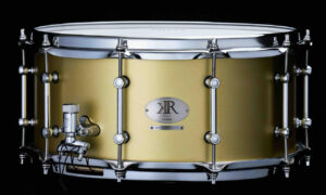 Tama stellt die limitierte Kaz Rodriguez Signature-Snare KR1465 vor Artikelbild