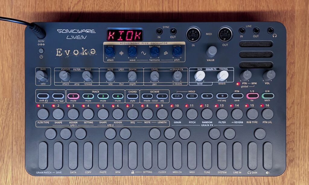 Alle Anschlüsse des Liven Evoke sind auf der Oberseite untergebracht. (Bild: Sebastian Berweck) 