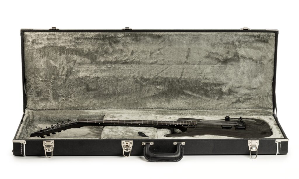 Die MT-I kommt inklusive Koffer ins Haus.