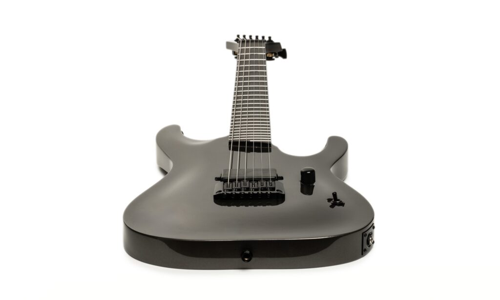 Kompromissloses Schlachtross für Metallarbeiter – im High-Gain-Bereich spielt die für moderne Metal-Stile konzipierte Gitarre ihre ganze Stärke aus.