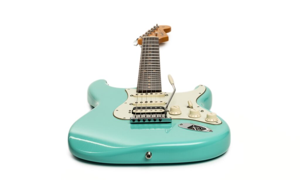 Eine Strat mit Charakter und Luxusfaktor –  die Fender American Ultra Luxe Vintage '60s Stratocaster HSS.