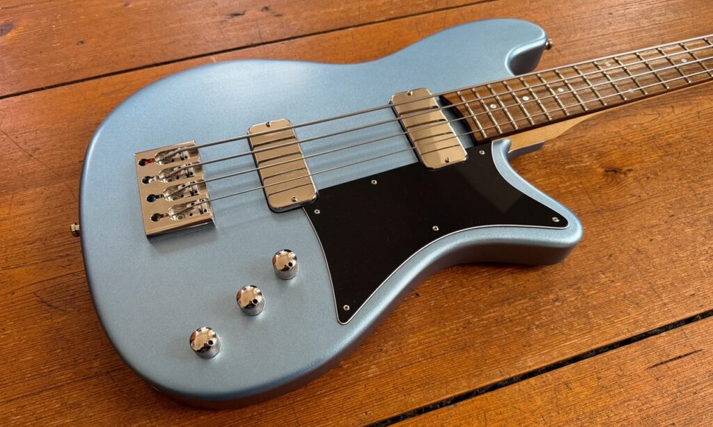Franz Bassguitars Merak 4 Shorty Emerald Blue