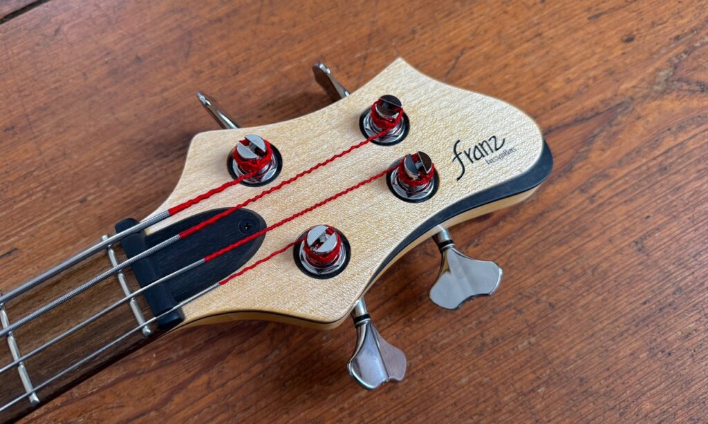 Franz Bassguitars Merak 4 Shorty Emerald Blue