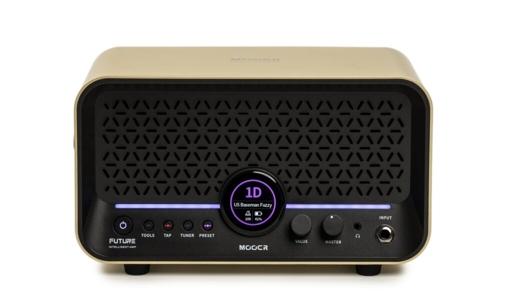 Der Mooer F15i Li entpuppt sich im Test als nachbarschaftsfreundlicher Modeling-Amp mit Motivationsfaktor. 