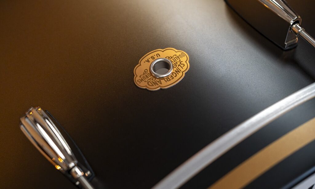 Die Black & Gold Duco-Lackierung des neuen Radio Kings. Darüber hinaus gibt es zwei klassische Folien und eine weitere matte Lackierung.