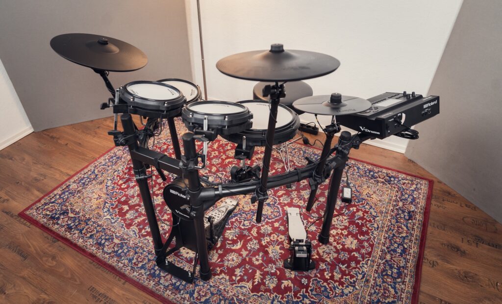 Das Roland TD313 ist die kostengünstigste Möglichkeit, an ein Kit mit dem neuen V31-Modul zu kommen.