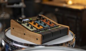 Walrus Audio DFX-1 Percussion Processing Unit Test Artikelbild