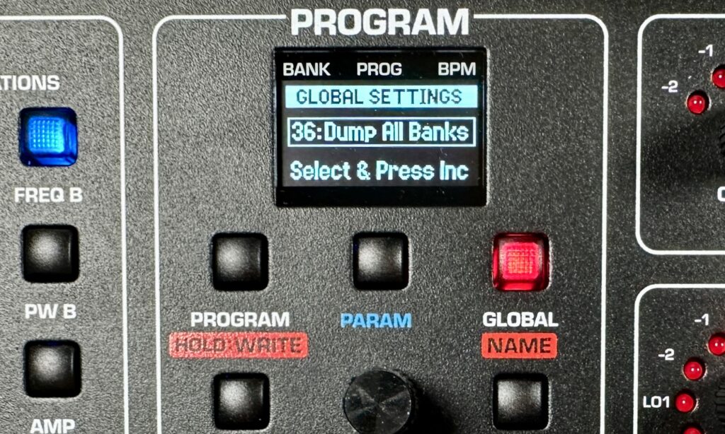 Spätestens fürs Tuning, Dumping und andere globale Dinge schaut man gern auf das kleine, aber gut lesbare Display.