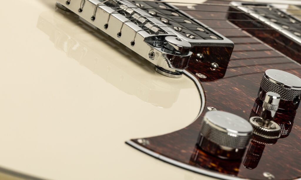 Hagstrom Megin (Creme) Test