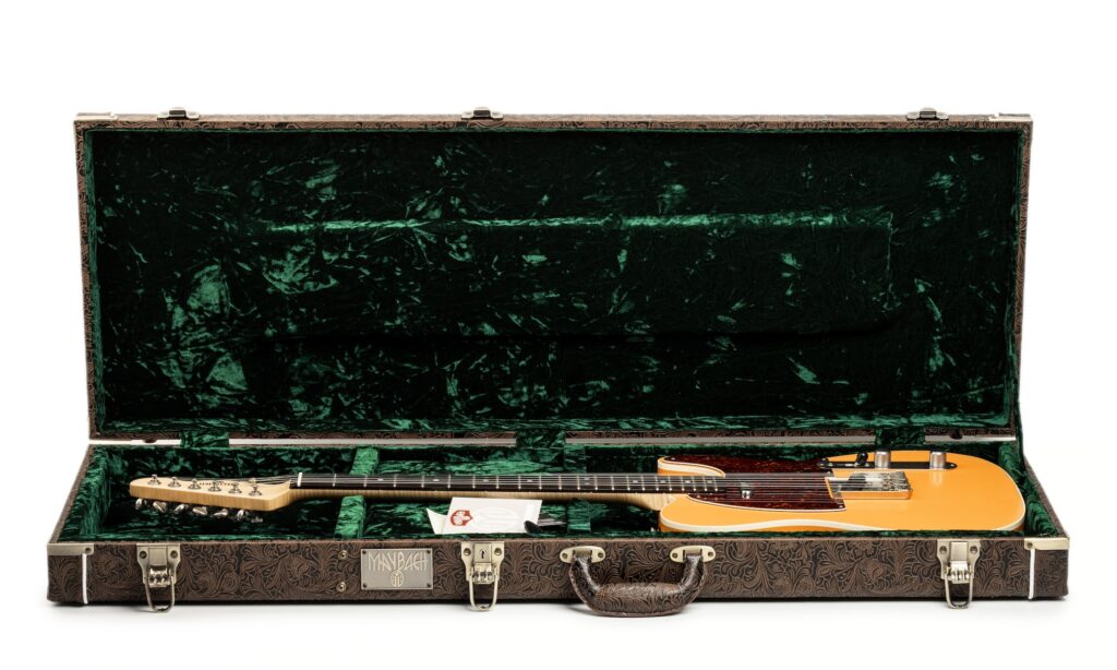 Als Zubehör gibt es einen schicken Koffer plus Zertifikat.