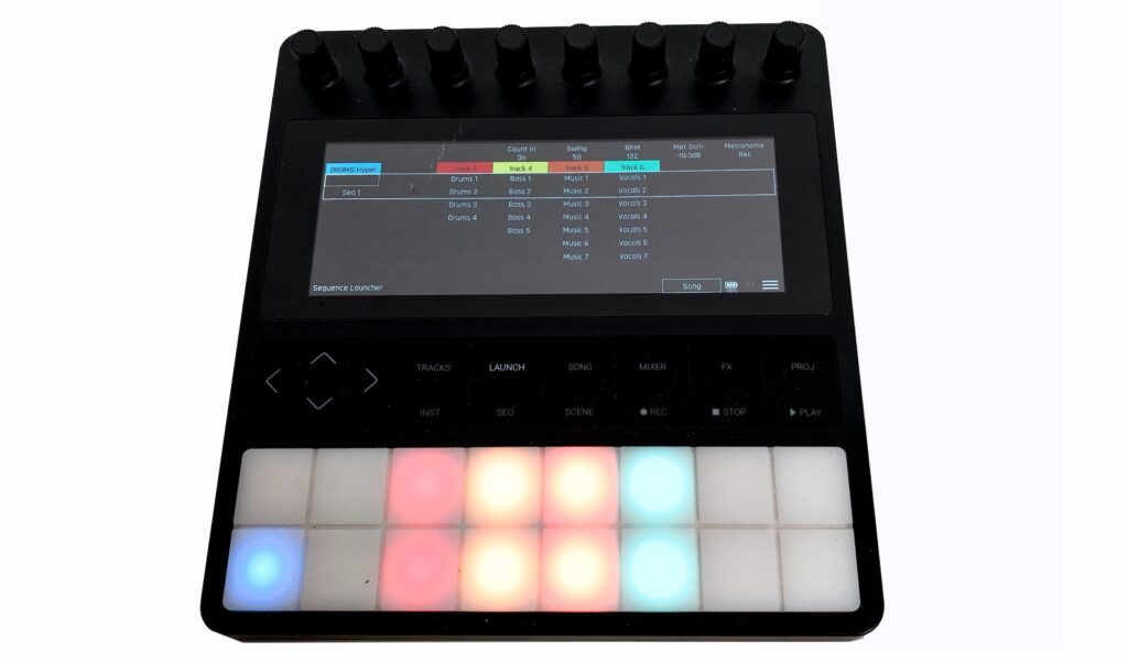 Ein bisschen wie Ableton’s Session View in Hardware gegossen – aber eben nur 8 × 8 Clips und 2 × 8 Launchpads.