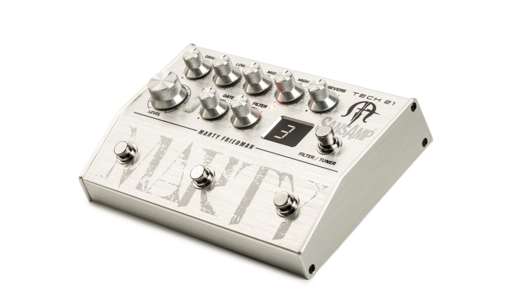 Der Tech 21 SansAmp Marty Friedman überzeugt als Modeling-Lösung mit Fokus auf Flexibilität und platzsparendes Design. 