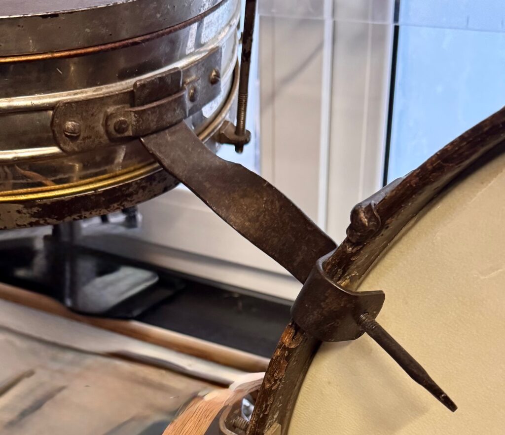 Einfache Hoop Clamp aus den 1920er-Jahren (Foto Fritz Steger)