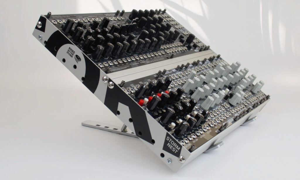 Rides In The Storm: Stormnest