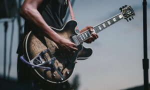 Gibson Gary Clark Jr. Custom ES-355 – Signature-Gitarre für den mehrfachen Grammy-Gewinner Artikelbild