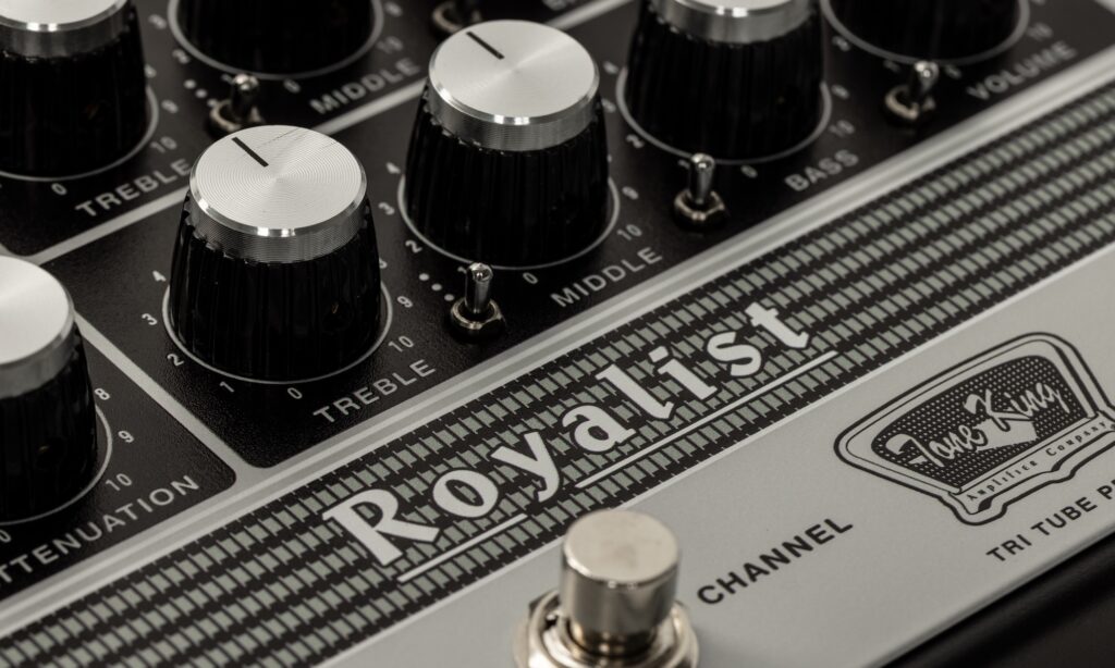 Test: Tone King Royalist Preamp Pedal 
