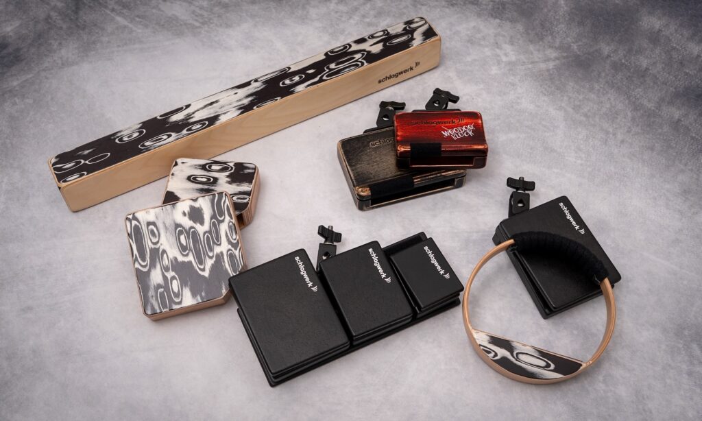 Test: Schlagwerk Cajon Add-Ons, Velox Shaker & Rainmaker 
