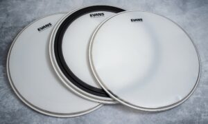 Test: Evans UV2 & EMAD Resonant Bassdrum-Felle – mehr Lagen = mehr Punch? Artikelbild