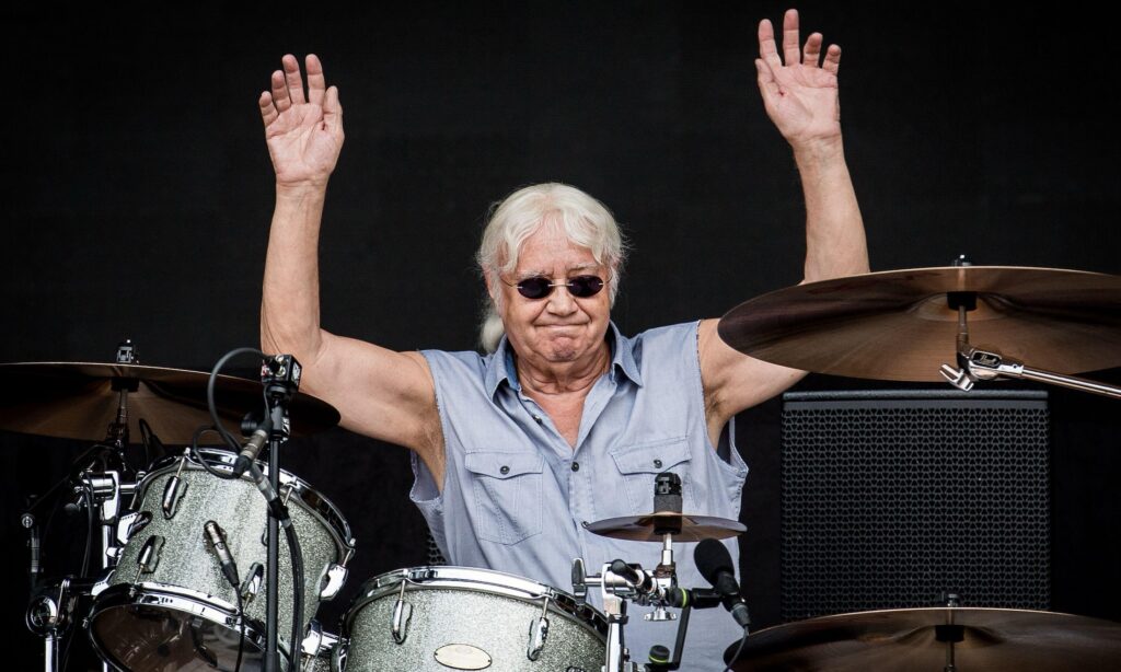 Ian Paice mit Deep Purple, live in Oslo im Juni 2022. (Credit: Alamy /
Anne-Marie Forker)