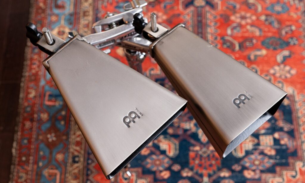 Nicht nur für Salsa und Timbales sind die beiden Mountable Salsa Cowbells von Meinl zu empfehlen.