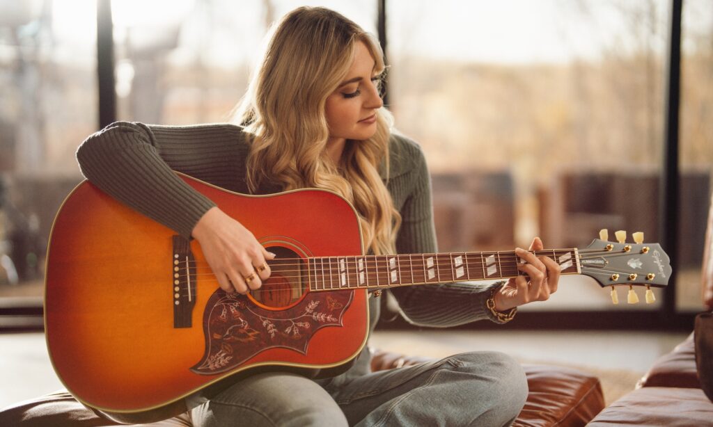 Epiphone Hummingbird Standard News