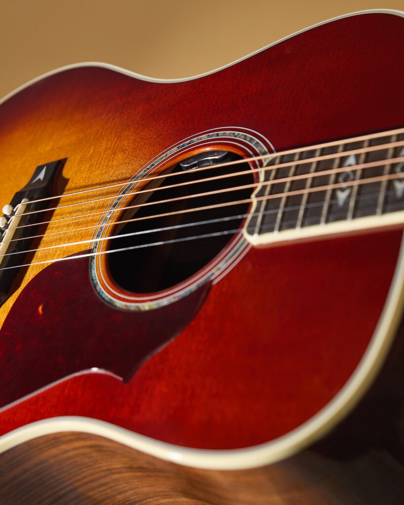 Gibson Songwriter Recording Artist und Artist EC News