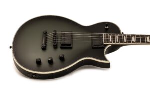 Test: Harley Benton SC-Custom III Baritone – Lohnt sich die günstige Baritongitarre für tiefe Tunings? Artikelbild