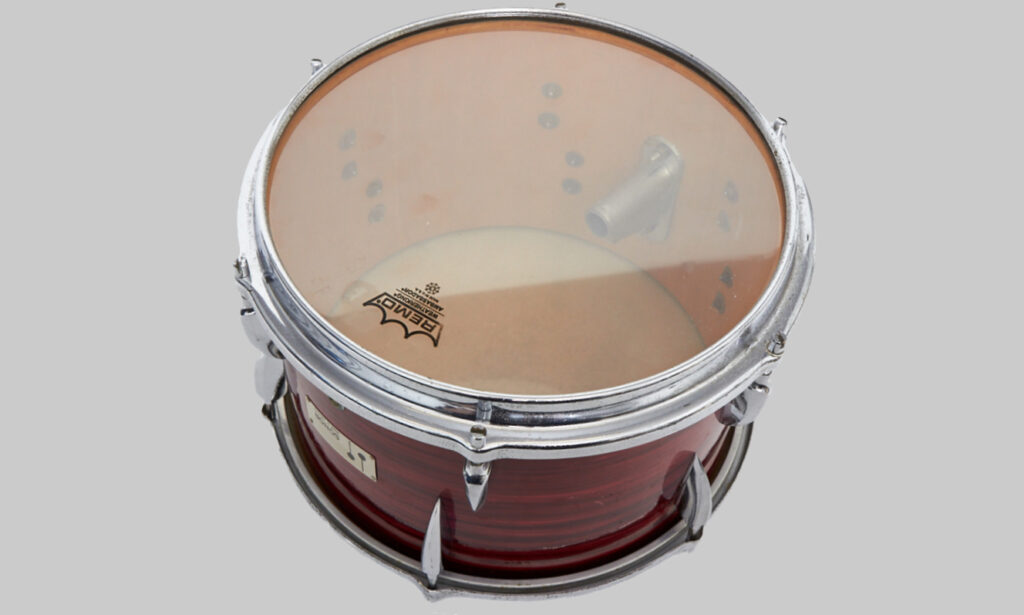 Die einlagigen Remo Ambassadors werden in der klaren Ausführung gern als Resonanzfelle eingesetzt, als Coated-Pendants findet man sie zuhauf als Schlagfelle.