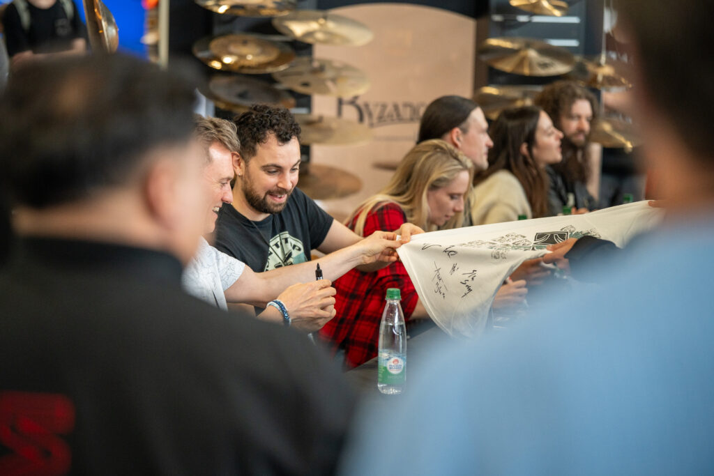 Autogrammstunde bei Meinl Cymbals, u.a. mit Jost Nickel und Miguel Lamas.