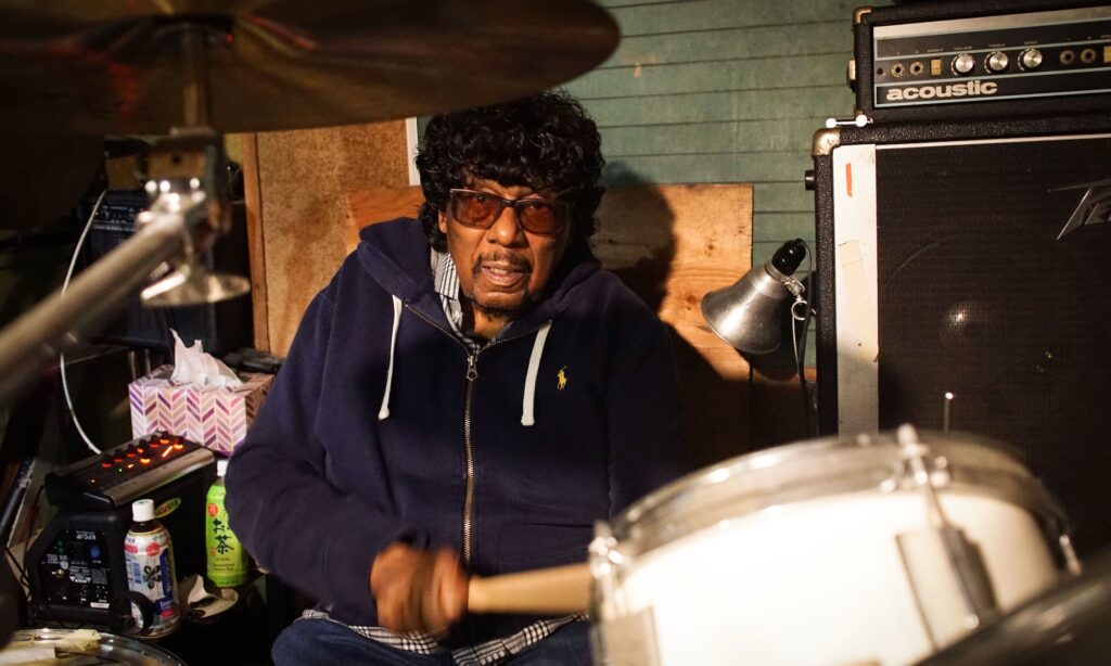 James Gadson in seinem Homestudio. (Bild: Alex Höffken)