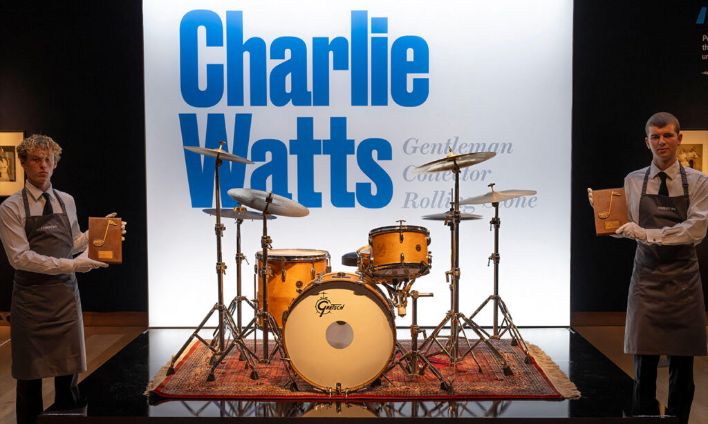 Wurde nur ausgestellt, nicht versteigert: das originale Set von Charlie Watts. (Credit: Alarmy / Malcolm Park)
