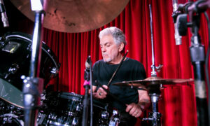 Eric Clapton erklärt seine außergewöhnliche Verbindung zu Steve Gadd Artikelbild
