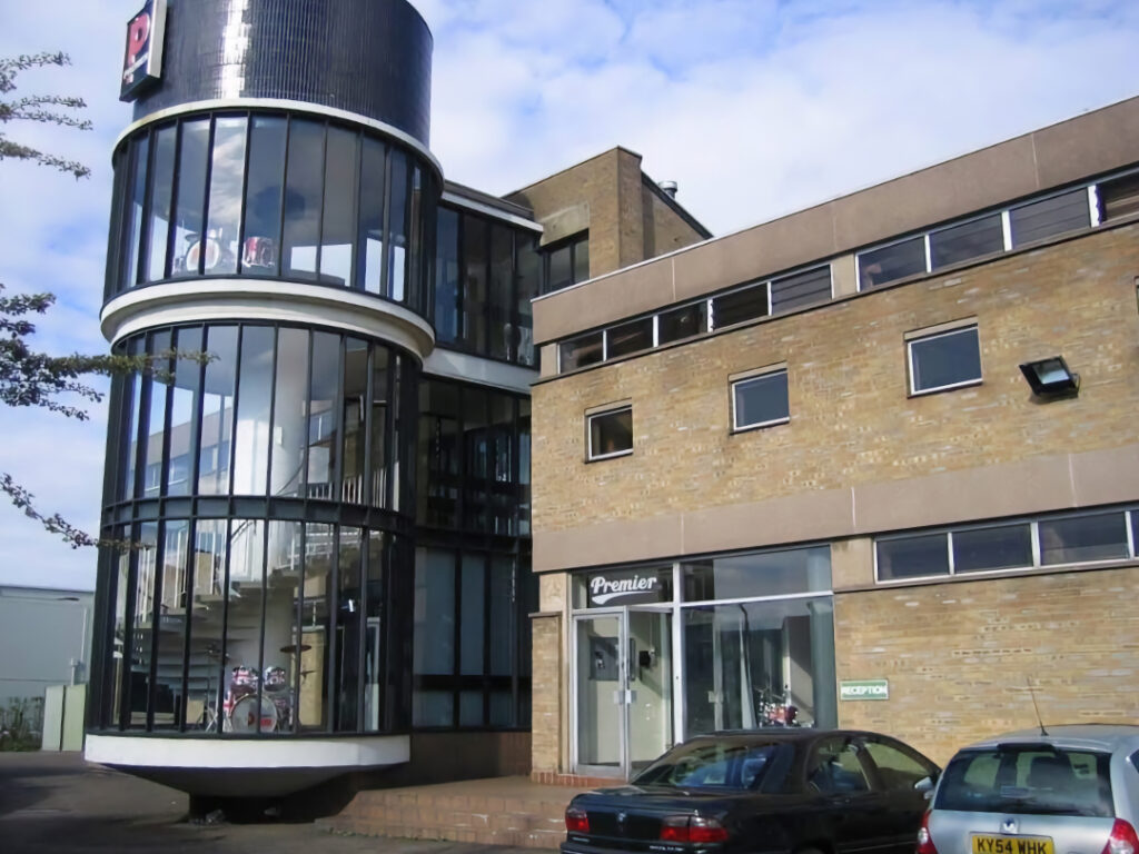 Die 1977 neue erbaute Fabrik an der Blaby Road. (Bild: Fritz Steger)